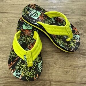 Toddler Reef Sandals, lightly worn